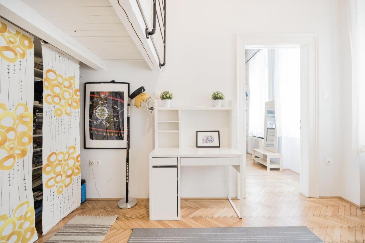 Apartmán Live Like A Local At The Rustic Hockey Hut Budapešť Exteriér fotografie